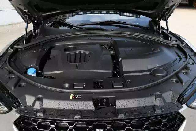 汽車發動機機蓋.jpg